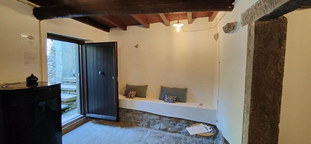 Bed and Breakfast La Casa Delle Pietre Parlanti - Casa In Pietra Ai Piedi Del Parco Delle 5 Terre à Biassa Couette-café