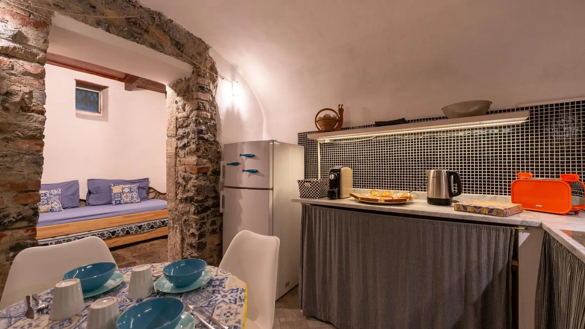 Couette-café Bed and Breakfast La Casa Delle Pietre Parlanti - Casa In Pietra Ai Piedi Del Parco Delle 5 Terre à Biassa Italie